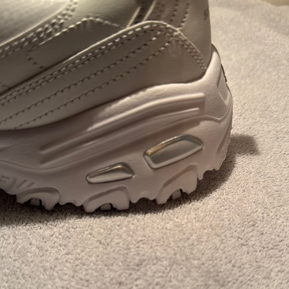 Skechers Women's D’Lites White w/Silver Sneakers- Sz 8. New - Picture 7 of 7